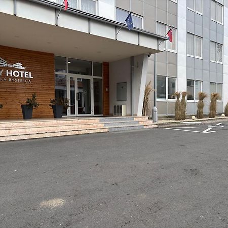 City Hotel B&B, Reception 24 7, 800M Od-From R1, Free Parking Banská Bystrica Dış mekan fotoğraf