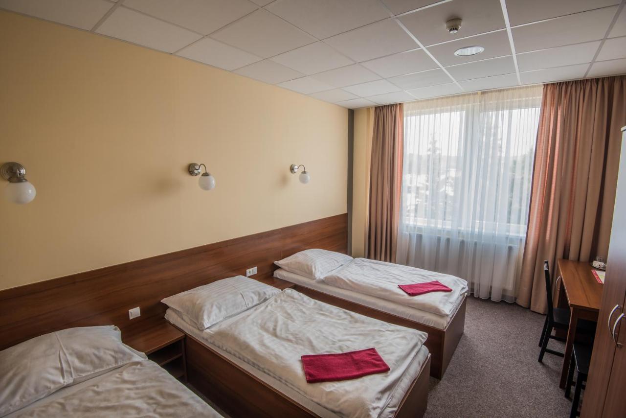 City Hotel B&B, Reception 24 7, 800M Od-From R1, Free Parking Banská Bystrica Dış mekan fotoğraf